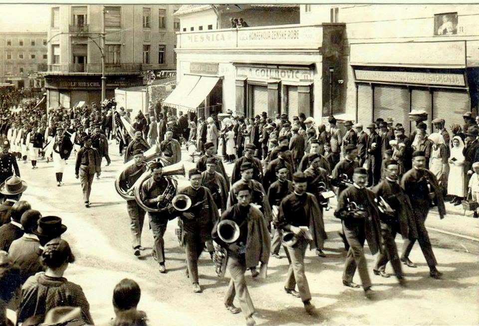 Bakačeva ulica 1928. godine. Sprovod Stjepana Radića